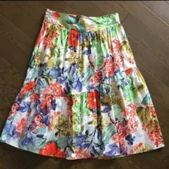 ☆美品☆ZARA ザラ　フレア　ボタニカル柄　フローラル柄　花柄