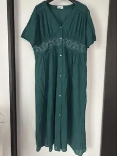 グリーン刺繍入りロングワンピース 半袖