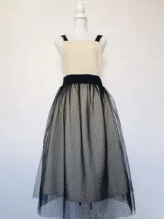 エプロンワンピース  ドット　高級エプロン　ドレスエプロン