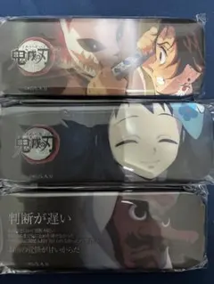 鬼滅の刃　ダイニング　お楽しみくじ　錆兎 真菰 鱗滝左近次 缶バッジ