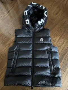 Moncler フード付きダウンベスト 黒　サイズ3