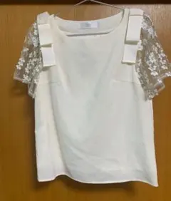 tocco closet 花柄刺繍袖 トップス ホワイトのサムネイル