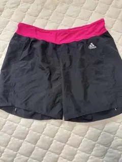 adidas ショートパンツ 黒/ピンク