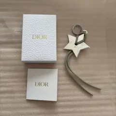 Diorノベルティ 星形チャーム 箱付き　ディオール　チャーム