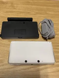 ニンテンドー3DS 本体　ホワイト　美品　箱無し