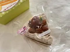 即日発送　kikisquishy フルーツ ケーキ 栗　くり　スクイーズのサムネイル