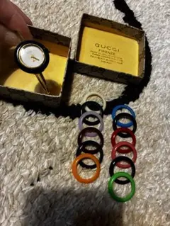 GUCCI バングル　腕時計　ブラック　箱付き GUCCI グッチ QZ 箱付きスクエア 1500L黒文字盤 レディース