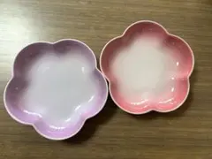 ルクルーゼ パウダーピンク　フラワーディッシュセット Amazon｜ル・クルーゼ(Le Creuset) スフィア・ラウンドフラワー