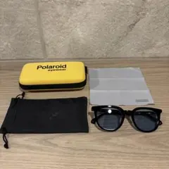 【美品】Polaroid 偏光 サングラス ウェリントン ケース付 黒のサムネイル
