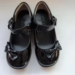 ブラックリボン付きフォーマルシューズ