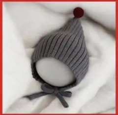 春コーデ　ベビー　キッズ　赤ちゃん　とんがり帽子　ボンネット　グレー ポンポン