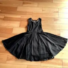 黒のAラインドレス