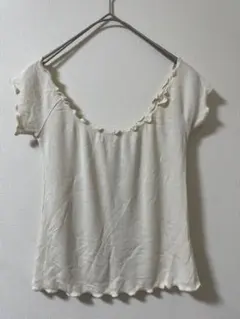 24時間以内発送　ジョングラットフリル付きVネックTシャツ OSサイズ1-100