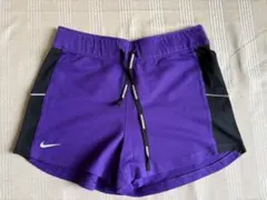 NIKE レディースショートパンツのサムネイル