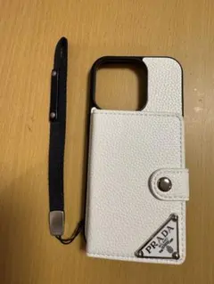 PRADA iPhoneケース ストラップ付 ホワイト　iPhone15pro用のサムネイル