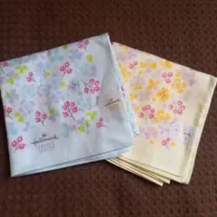 Hallmark 花柄ハンカチ 2枚セット 木の実 クローバー 新品のサムネイル