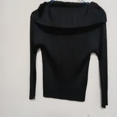 ISSEY MIYAKE PLEATS PLEASE トップス、ブラックのサムネイル