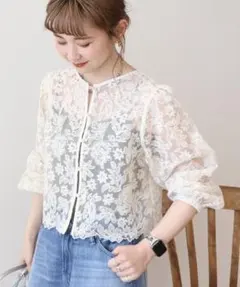 ホワイト 花柄レース 長袖 ボレロ カーディガンのサムネイル
