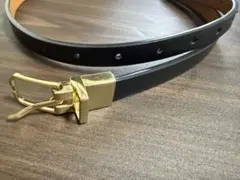 黒レザーベルト 金色バックル 9穴