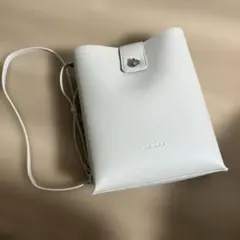 コムサ　ホワイト ショルダーバッグ