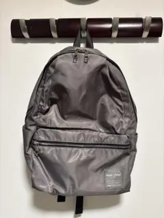 グレー ナイロンリュック