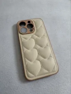 【新品未使用】iPhone15pro ハートキルティングケース