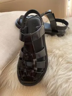 未使用　ZARA ブラック ストラップサンダル 編み込みデザイン