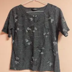 花柄刺繍 半袖Tシャツ ダークグレー オーバーサイズ Mサイズ - メルカリ
