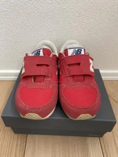 new balance 赤 キッズスニーカー