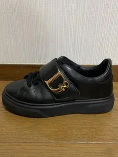 ブラックレザー厚底スニーカー ゴールドロゴ