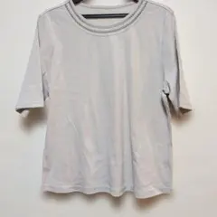 ビーズ装飾付きライトグレー半袖Tシャツ
