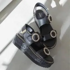 r*a様 MANA トゥストラップサンダル BLACK 37size 23.5㌢ - メルカリ
