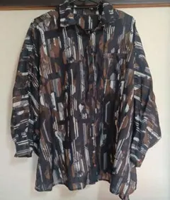 長袖シャツ 黒茶白パターン 透け感あり