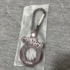 &TEAM mark on me キーホルダー