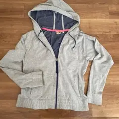 PUMA グレー フード付きパーカー