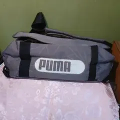 PUMAグレー大型メッセンジャーバッグー