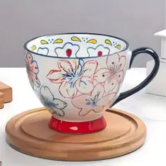 フラワーパターンの陶器カップ　可愛い　お洒落　個性的　カジュアル　新品　未使用