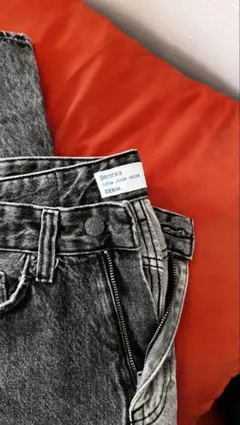 Bershka ブラック・グレー デニムパンツ