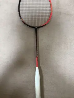バドミントンラケットYONEX アストロクス77赤色（廃盤）3UG5 - メルカリ