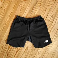New Balance ブラック ハーフパンツ