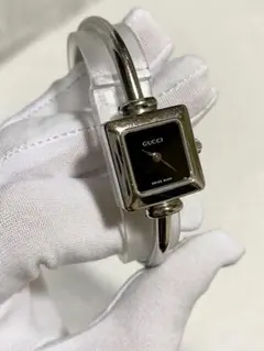 GUCCI グッチ QZ 1900L バングルウォッチ 黒文字盤 スクエアのサムネイル