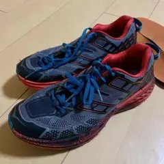 アウトドアシューズ スニーカー