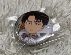 進撃の巨人 巨人中学校 リヴァイ 缶バッジ アクリルバッジ 進撃！巨人中学校 缶バッジ リヴァイ [進撃！巨人中学校] | 公式