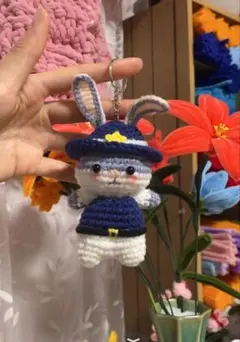 ウサギのあみぐるみキーホルダー