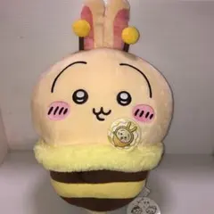 ちいかわ ハチさんBIGぬいぐるみ➕刺繍缶バッジ　うさぎ