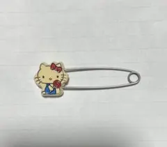 昭和ハローキティちゃん1976年当時物　セーフティピン　安全ピン 昭和ハローキティちゃん1976年当時物 セーフティピン 安全ピン - メルカリ