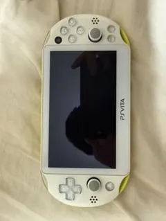 SONY PlayStation®Vita ライムグリーン×ホワイト