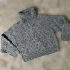ケーブル編み タートルネックセーター M グレー　　　GU