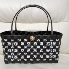 Item thumbnail for item 89961139-7a0e-42b5-88da-00d2a5f81ab2