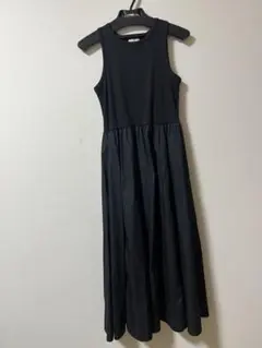 GU ブラック　ワンピース